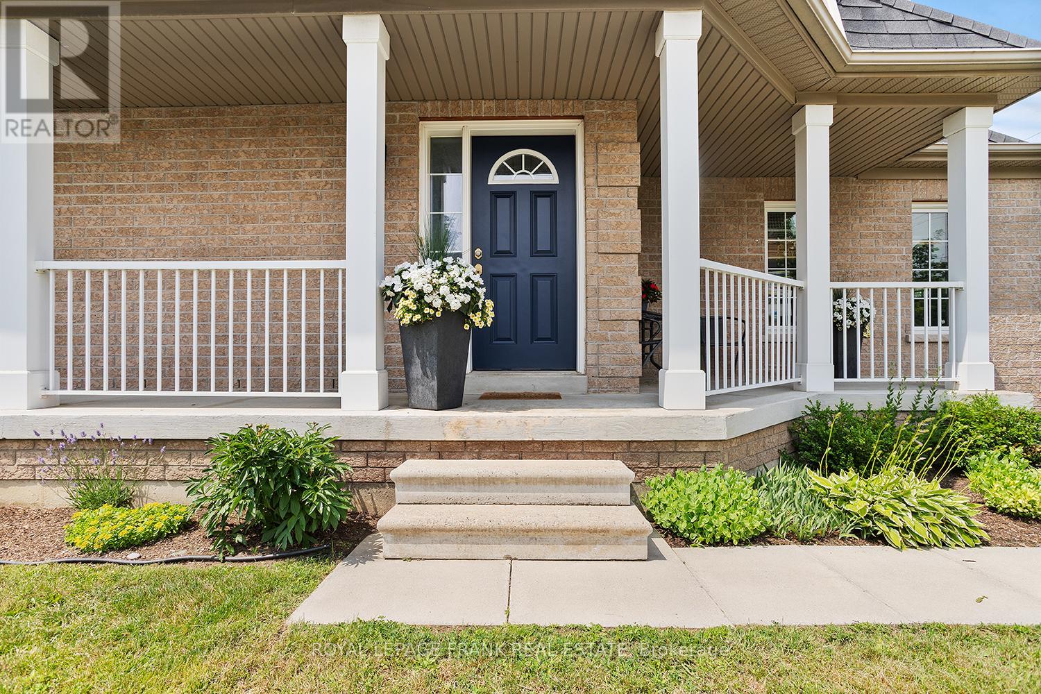 1340 Wadebridge Crescent, Oshawa, Ontario  L1K 3B2 - Photo 3 - E13542846