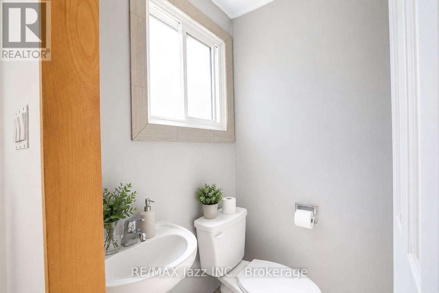 822 Modlin Road, Pickering, Ontario  L1W 1V5 - Photo 5 - E13542932