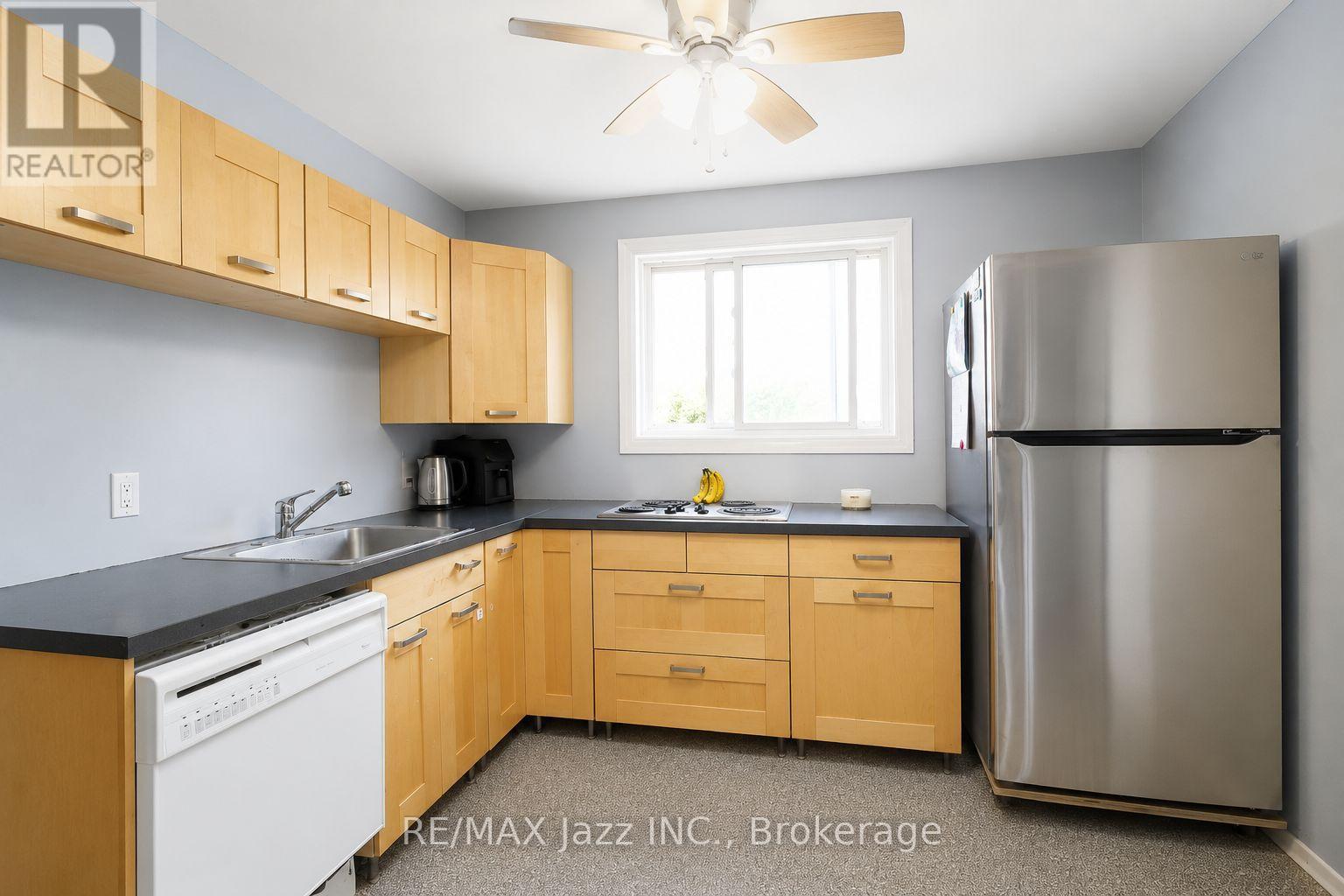 822 Modlin Road, Pickering, Ontario  L1W 1V5 - Photo 6 - E13542932