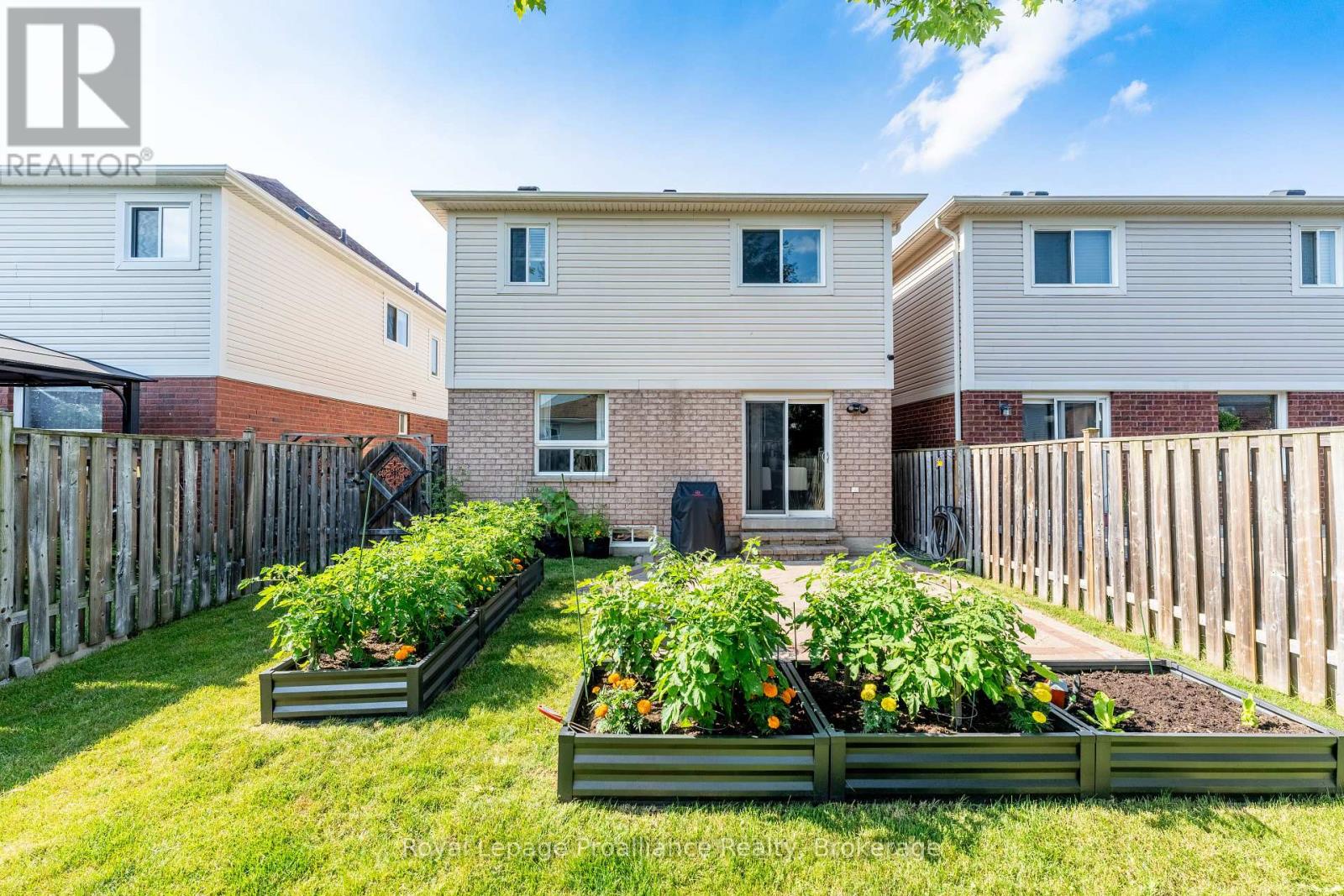39 Courvier Crescent, Clarington, Ontario  L1C 0E7 - Photo 10 - E13543030