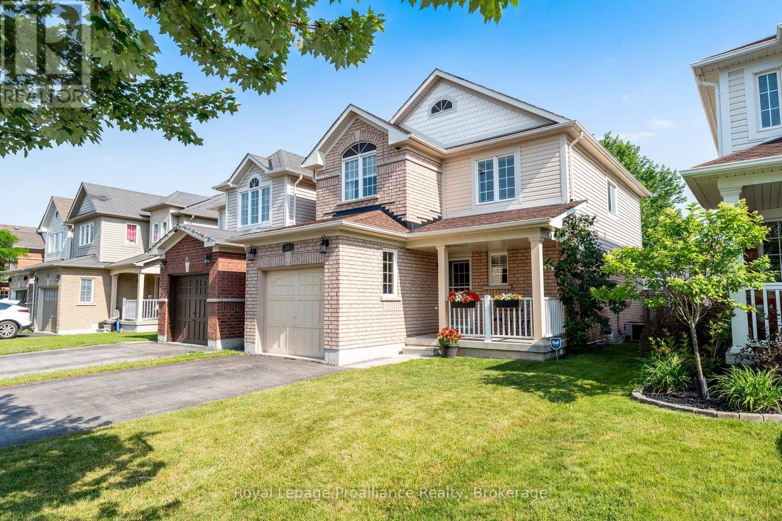 39 Courvier Crescent, Clarington, Ontario  L1C 0E7 - Photo 3 - E13543030