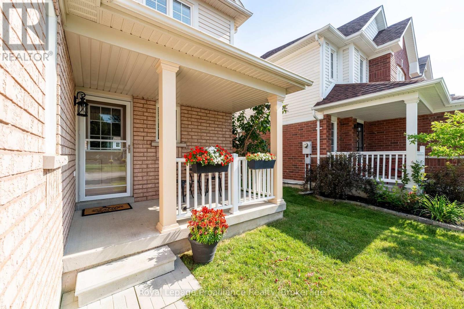 39 Courvier Crescent, Clarington, Ontario  L1C 0E7 - Photo 4 - E13543030