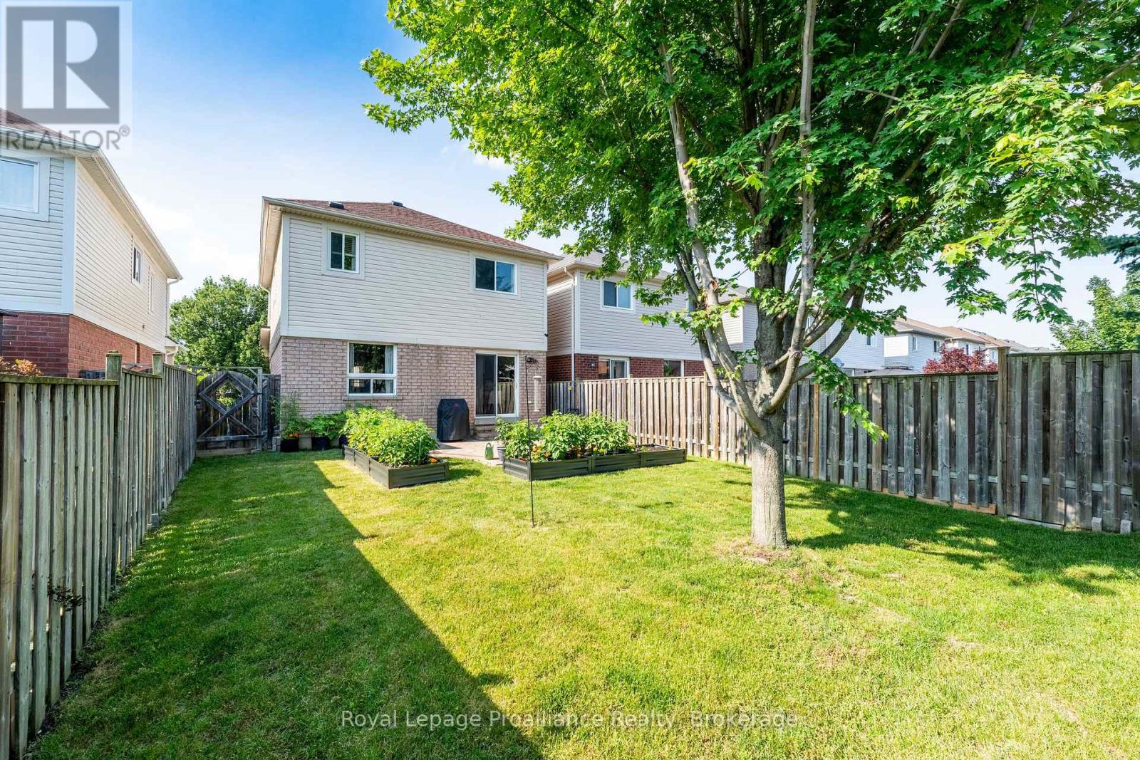 39 Courvier Crescent, Clarington, Ontario  L1C 0E7 - Photo 7 - E13543030
