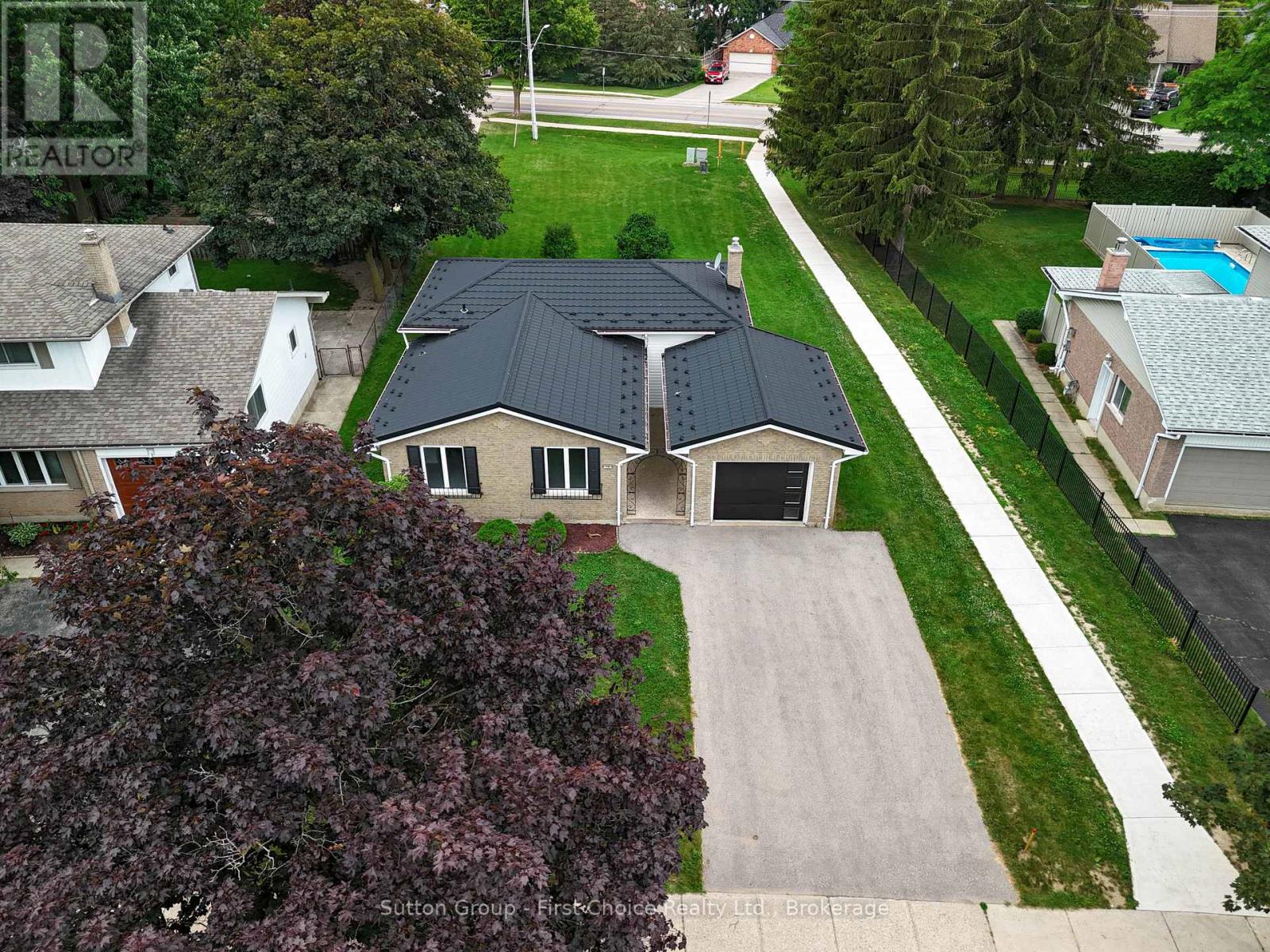 70 Bedford Drive, Stratford, Ontario  N5A 5J5 - Photo 3 - X13543062