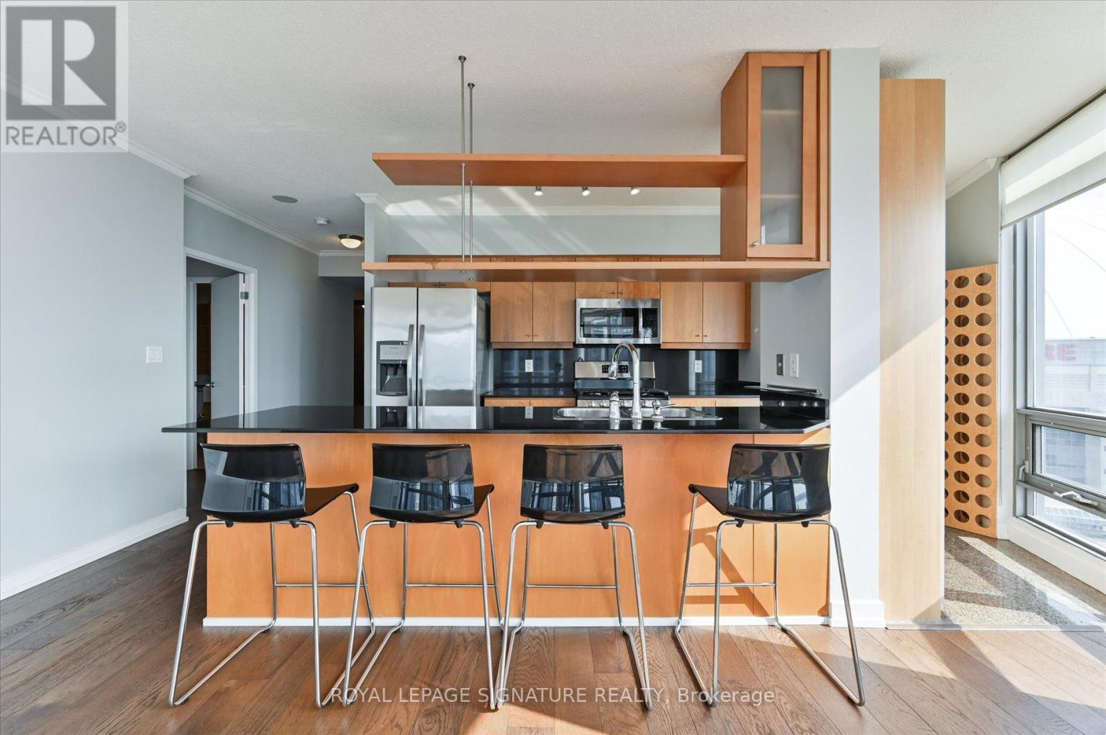 1102 - 5 Mariner Terrace, Toronto, Ontario  M5V 3V6 - Photo 11 - C13542896