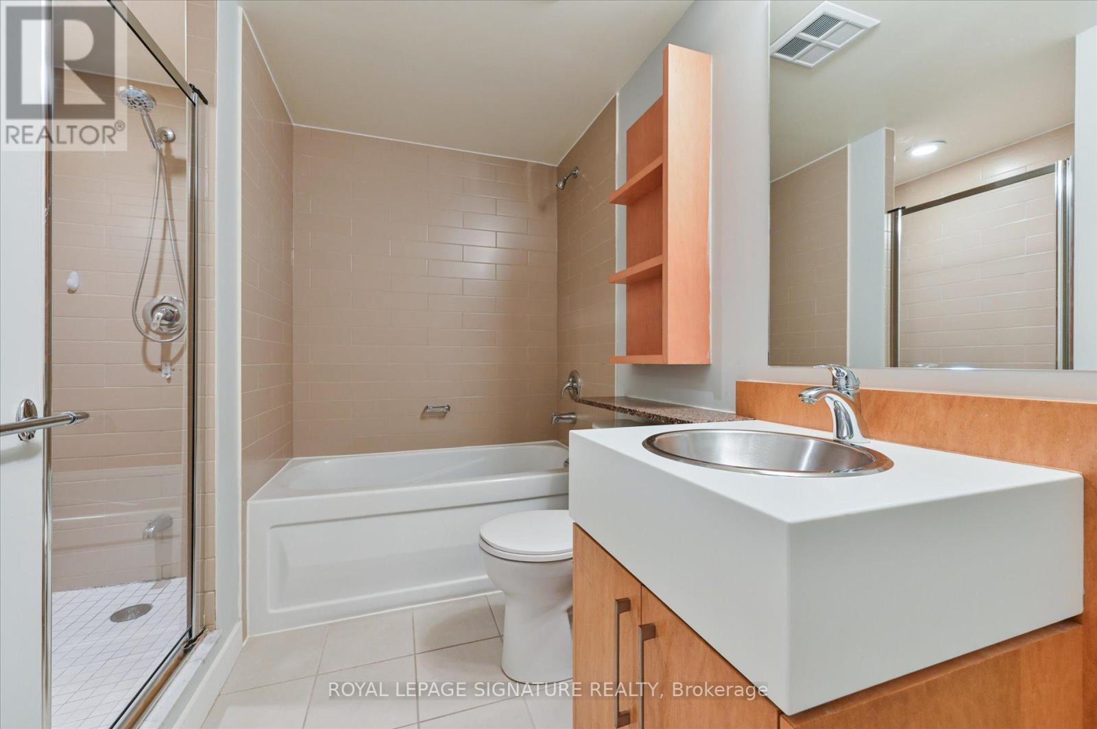 1102 - 5 Mariner Terrace, Toronto, Ontario  M5V 3V6 - Photo 17 - C13542896