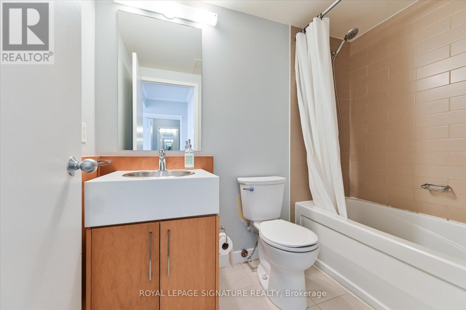 1102 - 5 Mariner Terrace, Toronto, Ontario  M5V 3V6 - Photo 19 - C13542896