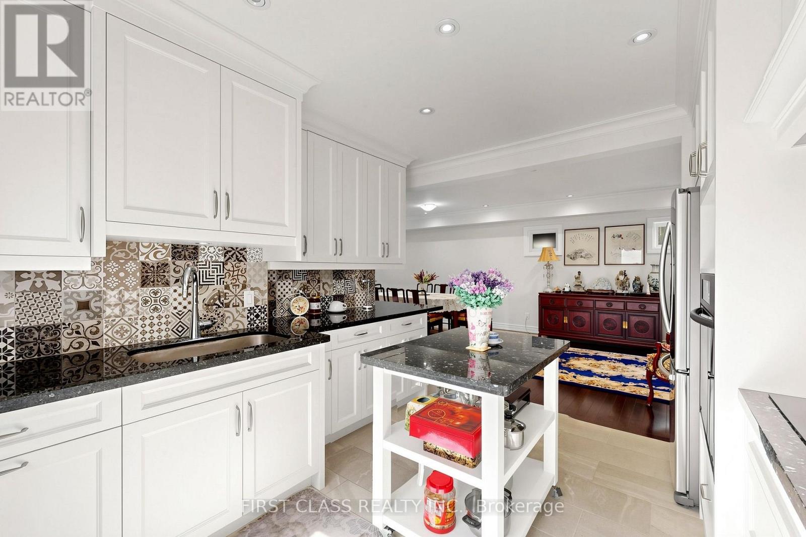 18 Yonge Boulevard, Toronto, Ontario  M5M 3G5 - Photo 17 - C13543014