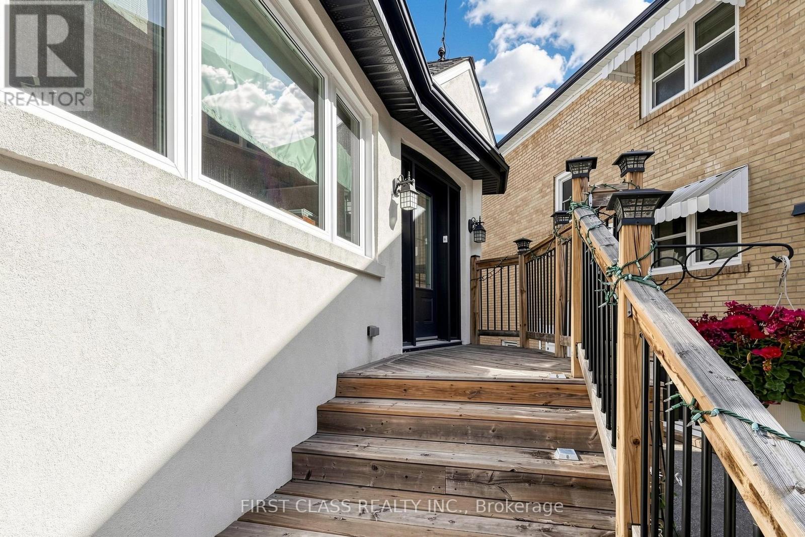 18 Yonge Boulevard, Toronto, Ontario  M5M 3G5 - Photo 2 - C13543014