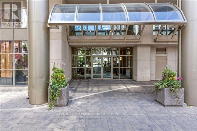 805 - 750 Bay Street, Toronto, Ontario M5G 1N6 - Photo 2 - C13543238