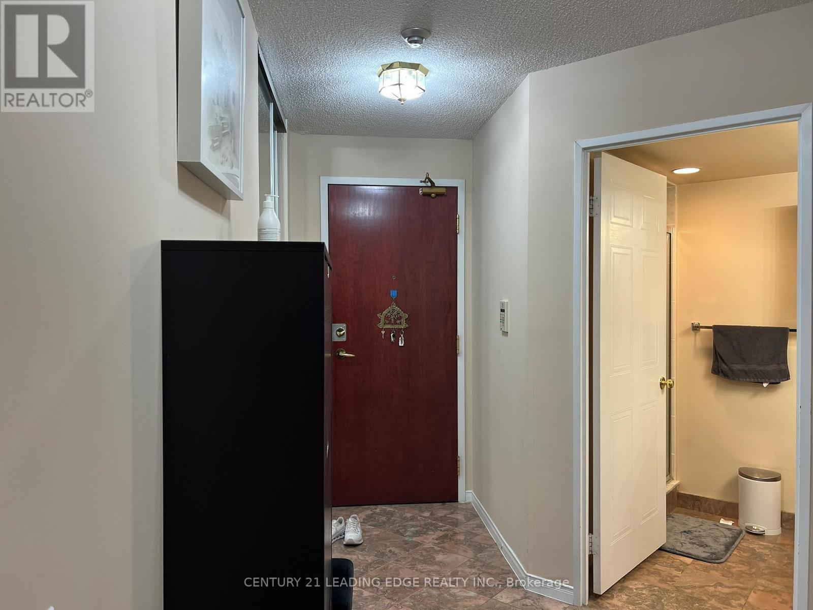 805 - 750 Bay Street, Toronto, Ontario M5G 1N6 - Photo 3 - C13543238
