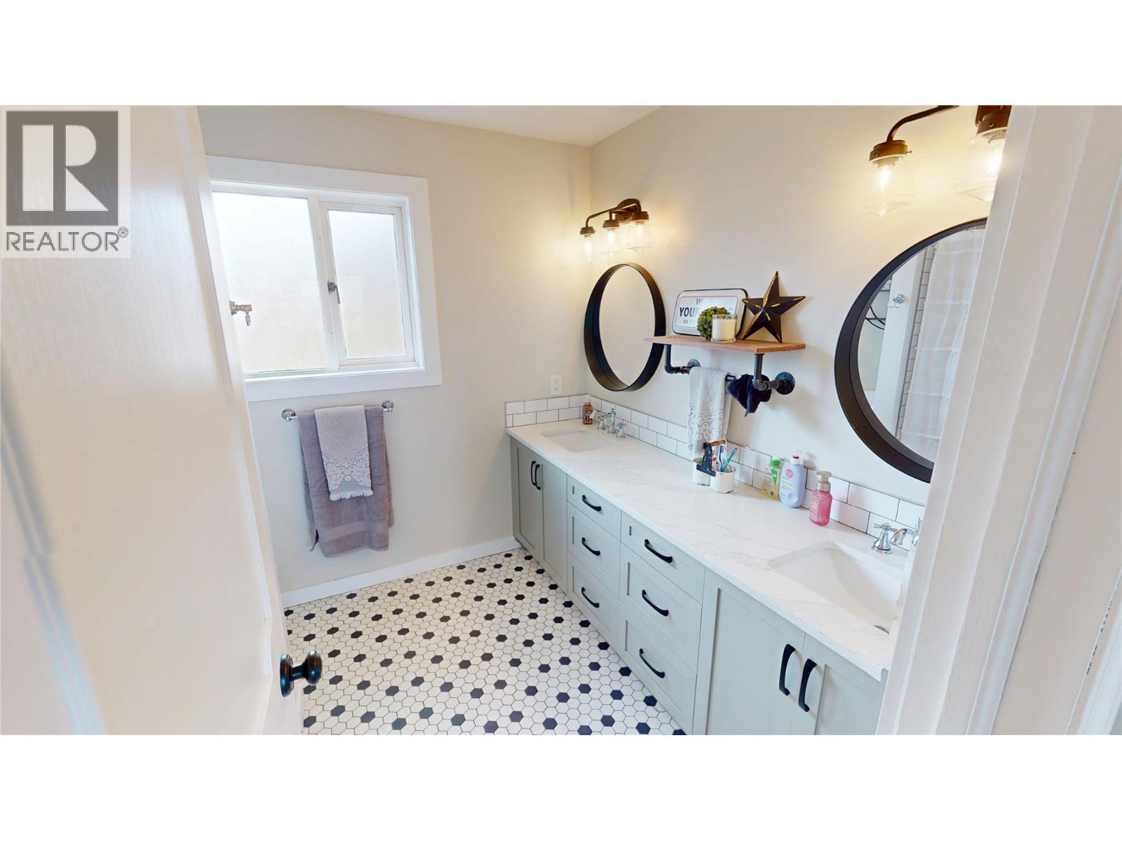 2211 9th Street S, Cranbrook, British Columbia  V1C 6Y7 - Photo 26 - 10394095