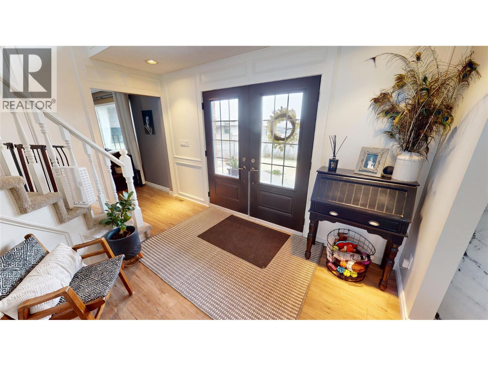 2211 9th Street S, Cranbrook, British Columbia  V1C 6Y7 - Photo 3 - 10394095