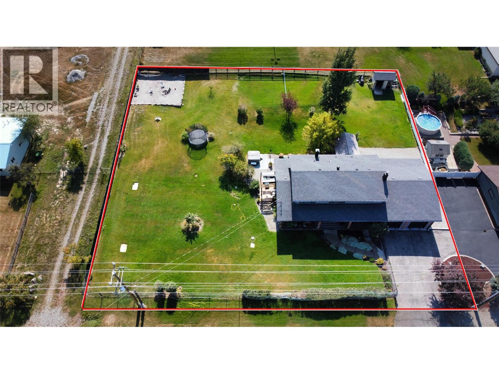 2211 9th Street S, Cranbrook, British Columbia  V1C 6Y7 - Photo 2 - 10394095