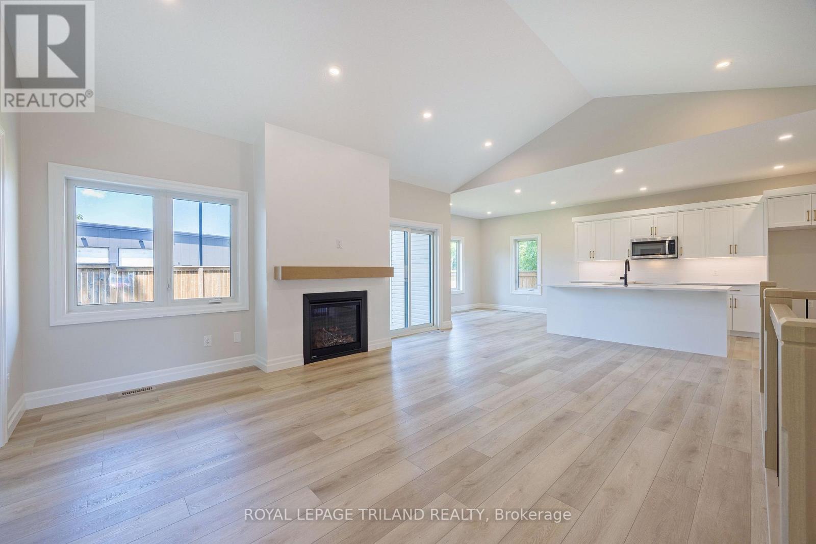 193 Catherine Street, North Middlesex, Ontario  N0M 2K0 - Photo 4 - X13543232