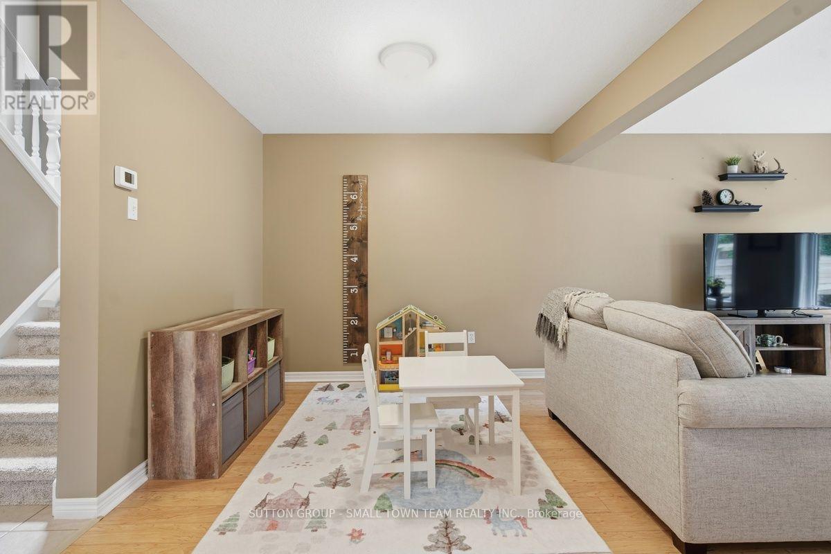1129 South Wenige Drive, London North, Ontario  N5X 4G5 - Photo 6 - X13543270
