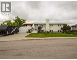 640 Tumbleweed Avenue, Pincher Creek, Alberta