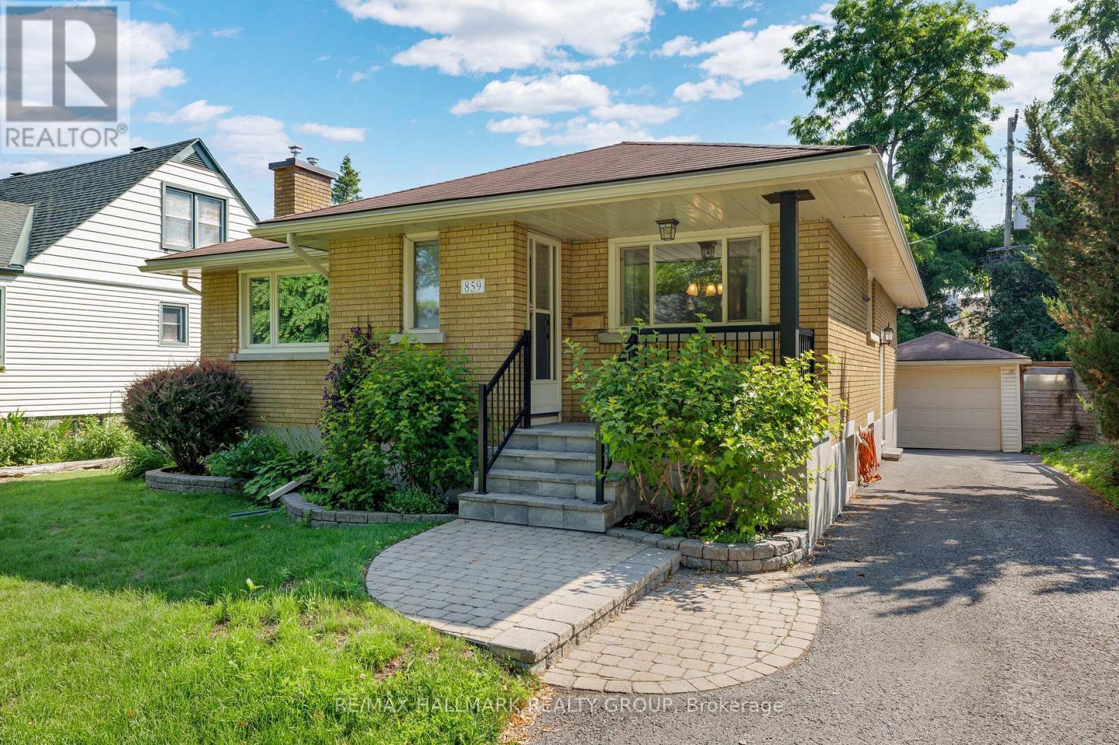 859 DUBERRY STREET, Ottawa