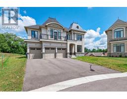 15 KENNETH CAMPBELL COURT, Aurora, Ontario