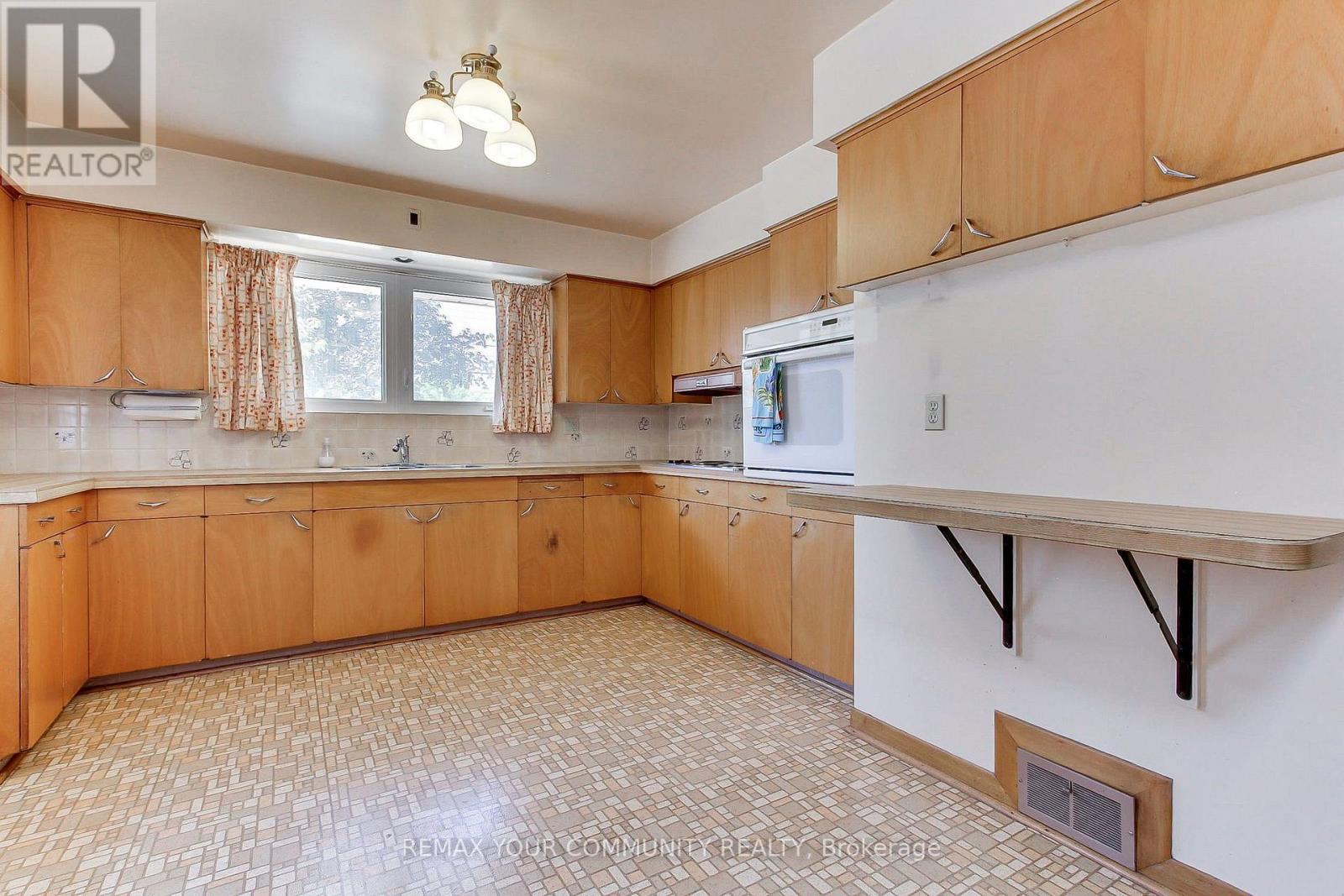 9947 Woodbine Avenue, Markham, Ontario  L6C 1H7 - Photo 16 - N13543228
