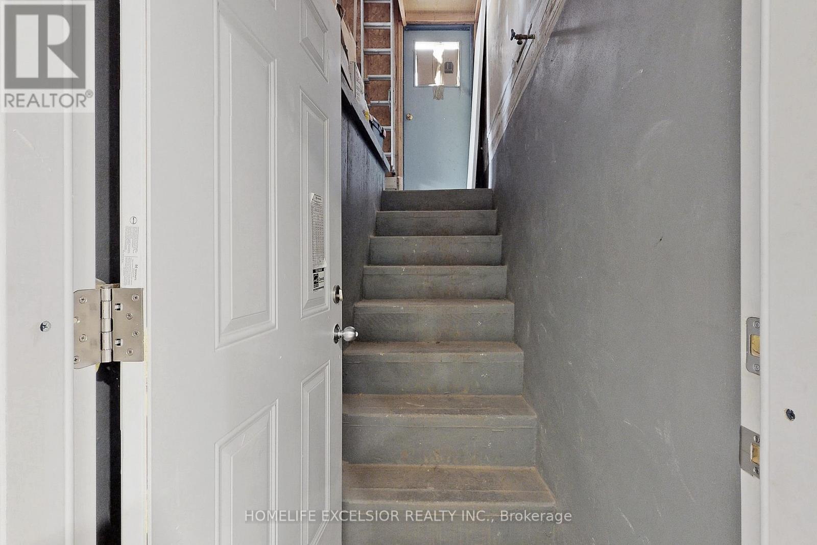103 Cardinal Street, Barrie, Ontario L4M 6G1 - Photo 1 - S13543218