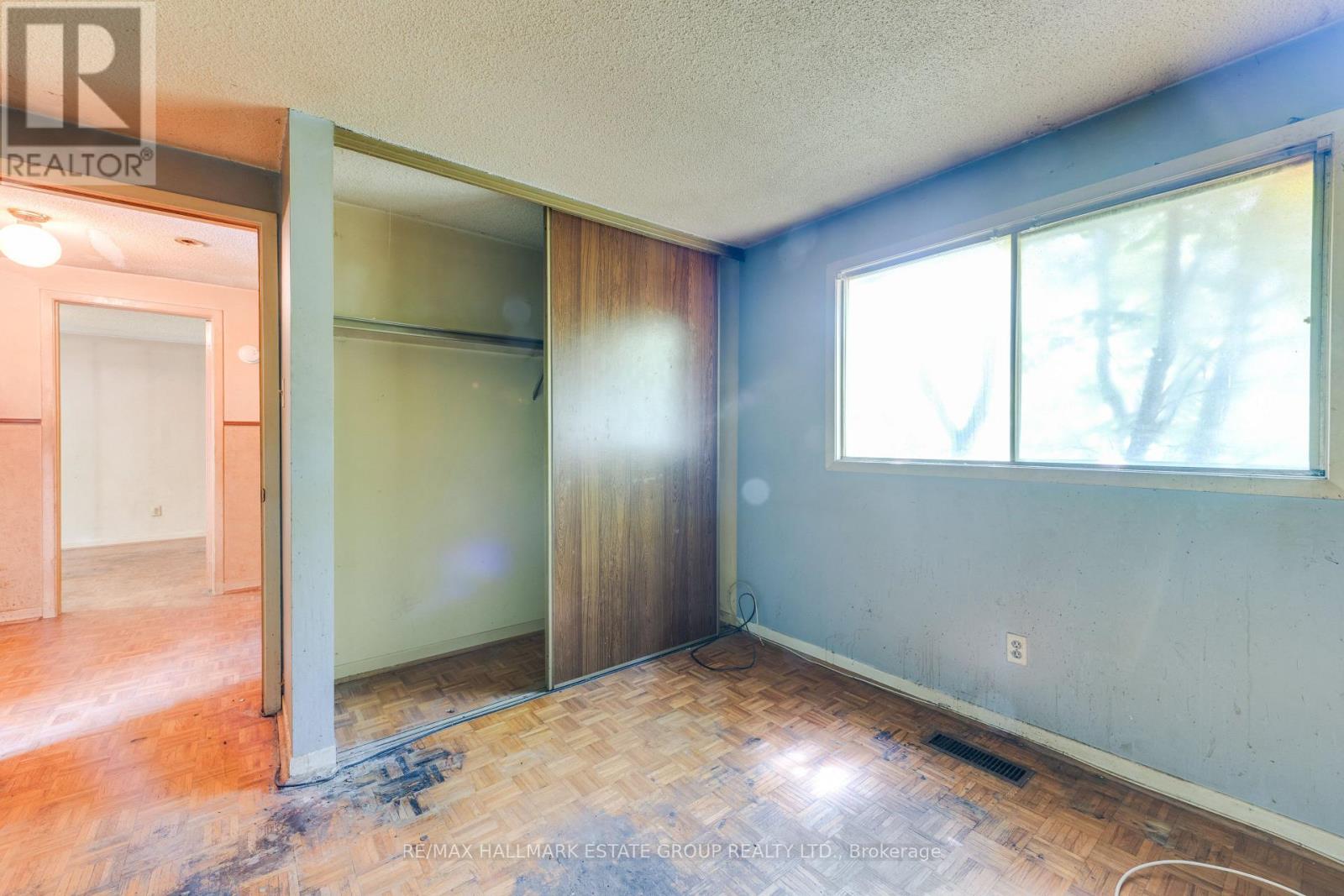 11 Pumfrey Crescent, Toronto, Ontario  M9V 4L5 - Photo 21 - W13542950