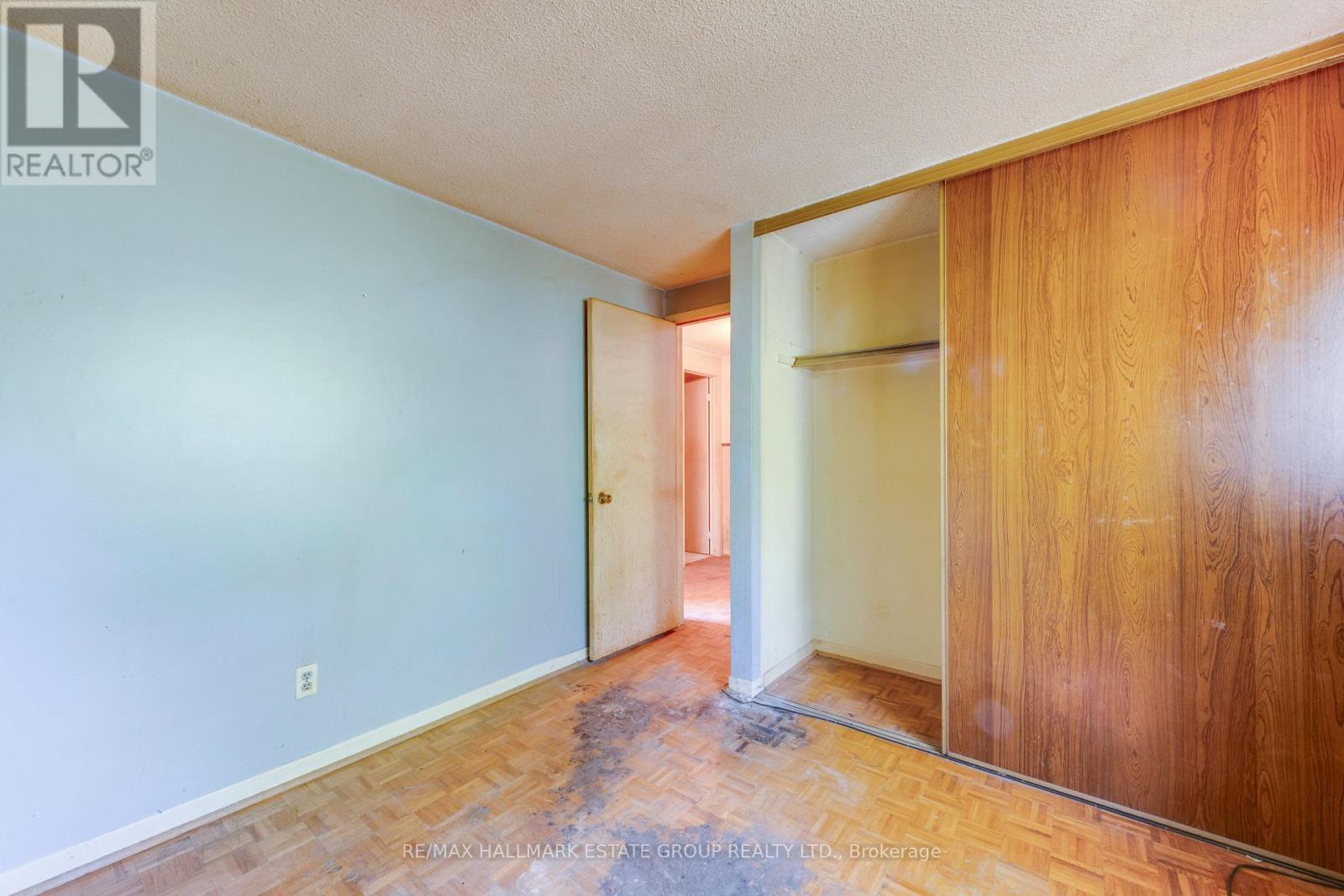 11 Pumfrey Crescent, Toronto, Ontario  M9V 4L5 - Photo 22 - W13542950