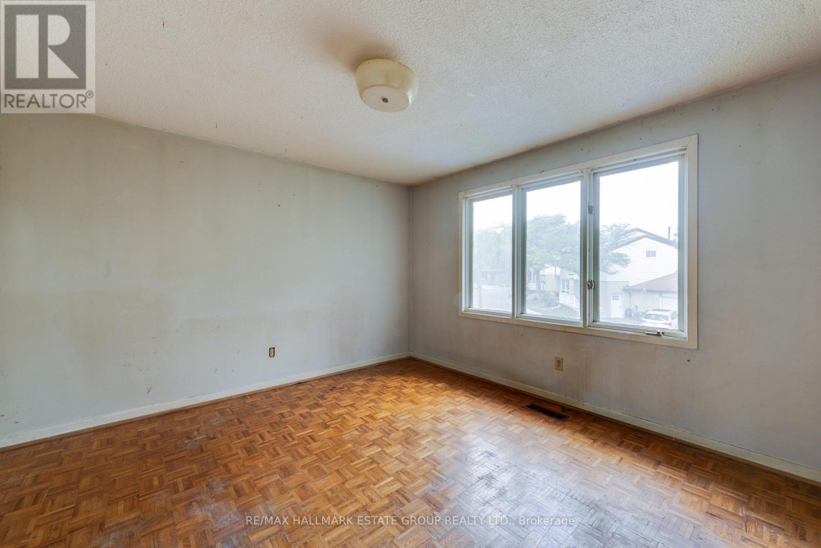 11 Pumfrey Crescent, Toronto, Ontario  M9V 4L5 - Photo 23 - W13542950