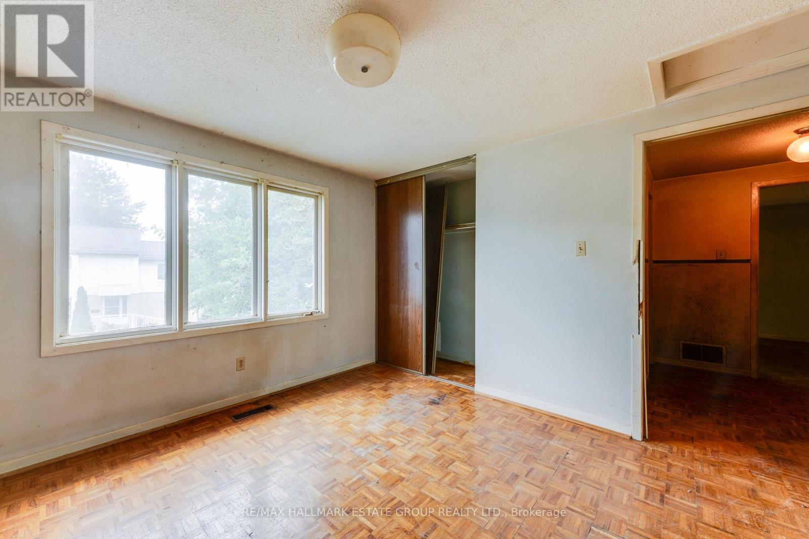 11 Pumfrey Crescent, Toronto, Ontario  M9V 4L5 - Photo 24 - W13542950