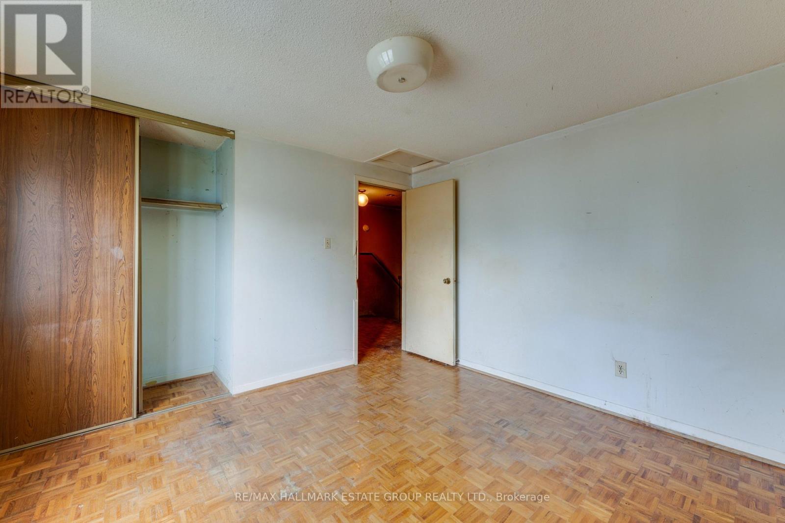 11 Pumfrey Crescent, Toronto, Ontario  M9V 4L5 - Photo 25 - W13542950
