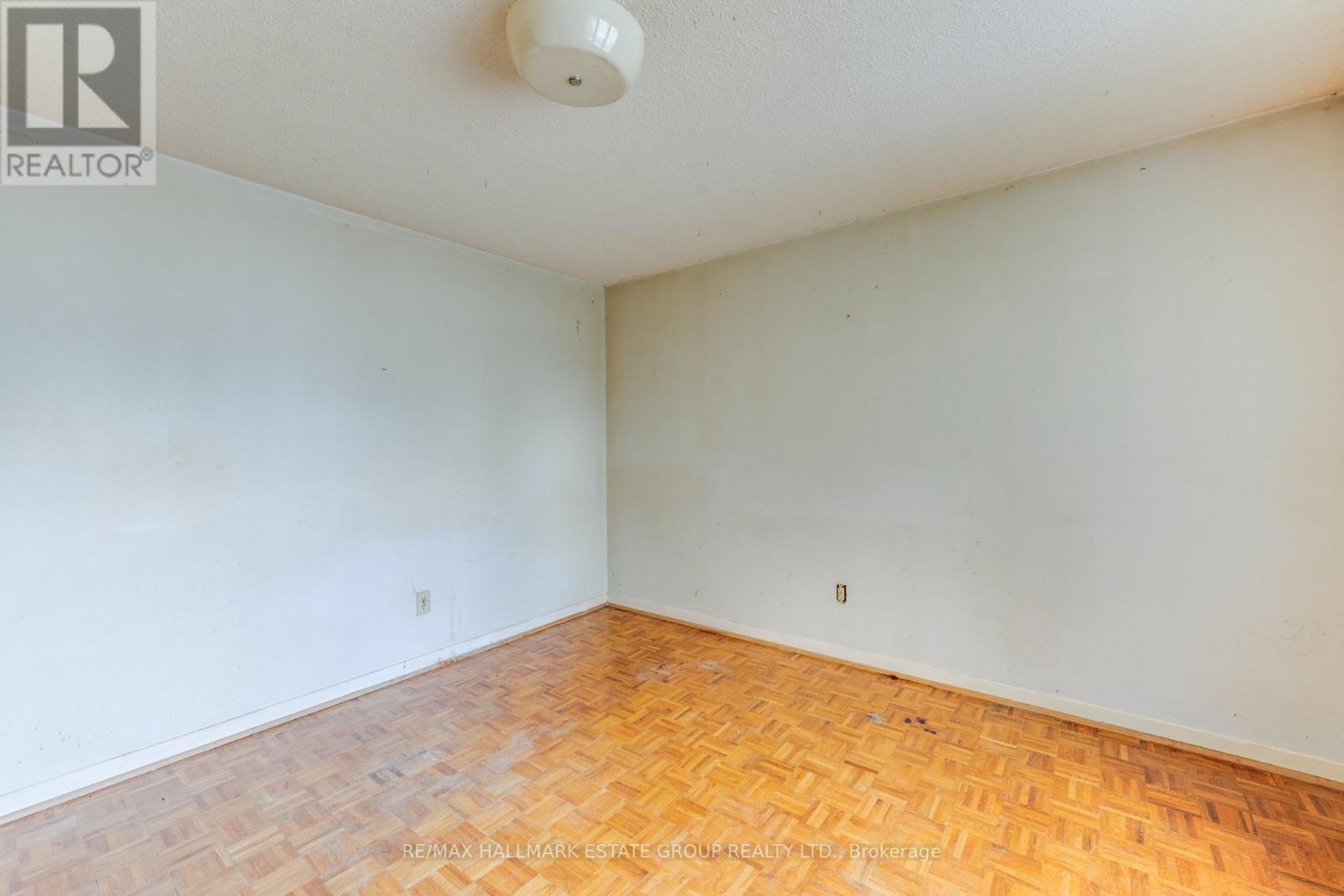 11 Pumfrey Crescent, Toronto, Ontario  M9V 4L5 - Photo 26 - W13542950
