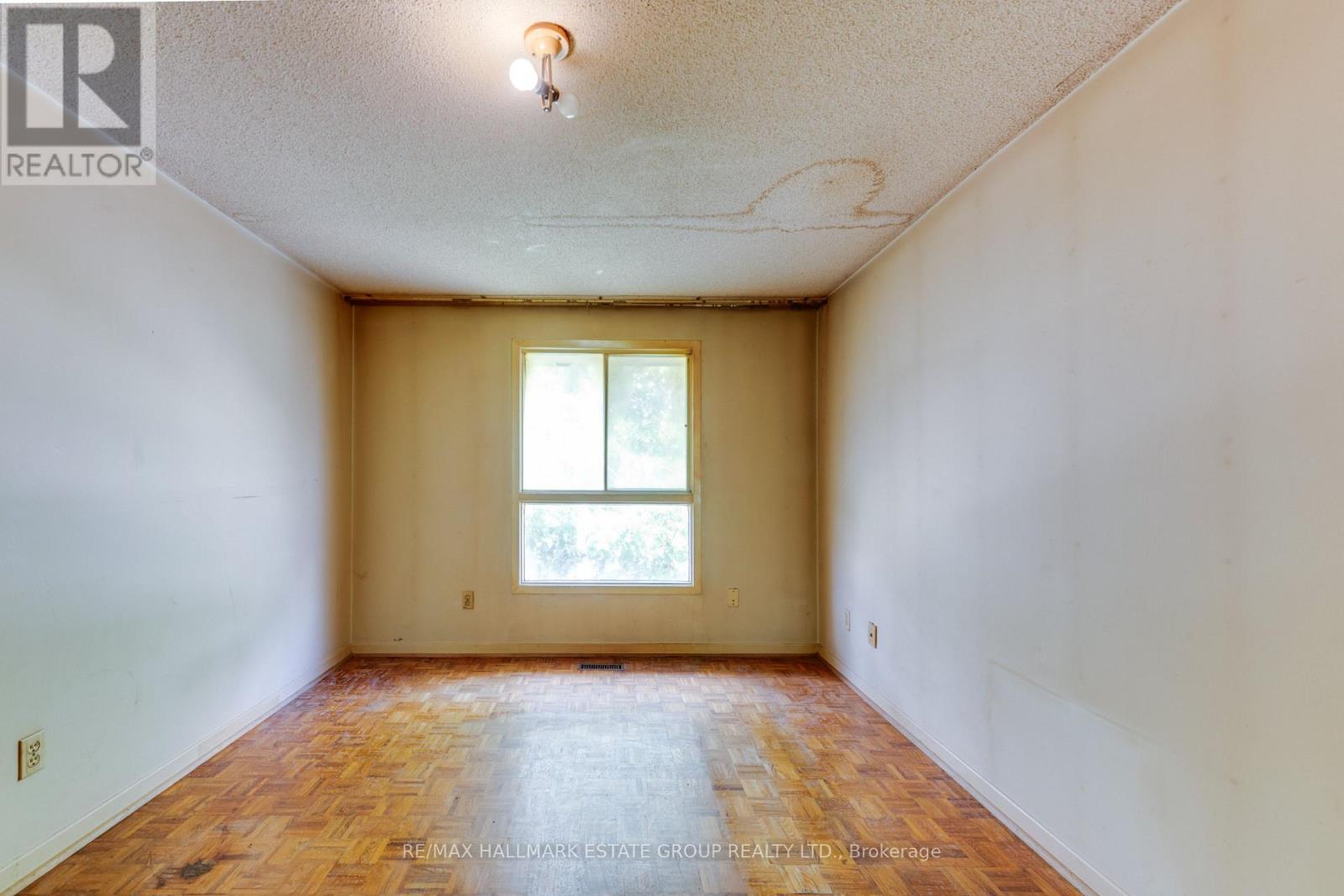 11 Pumfrey Crescent, Toronto, Ontario  M9V 4L5 - Photo 30 - W13542950