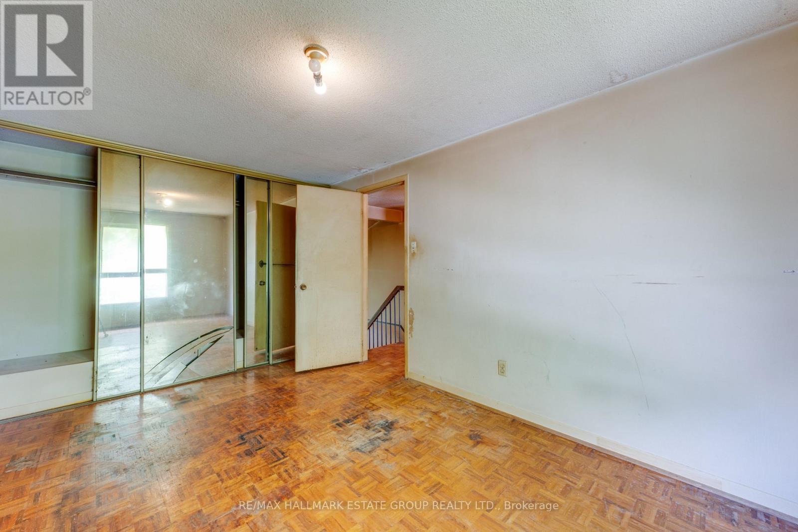 11 Pumfrey Crescent, Toronto, Ontario  M9V 4L5 - Photo 32 - W13542950