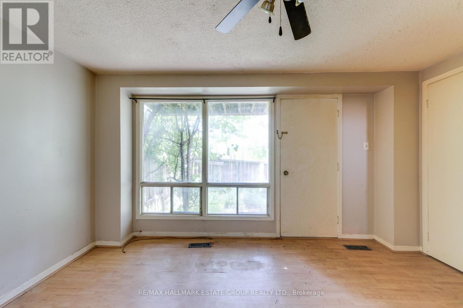 11 Pumfrey Crescent, Toronto, Ontario  M9V 4L5 - Photo 33 - W13542950