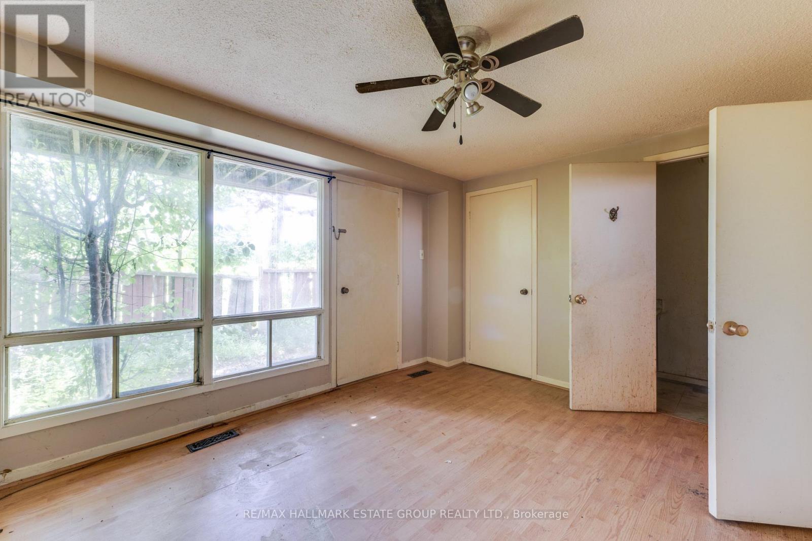 11 Pumfrey Crescent, Toronto, Ontario  M9V 4L5 - Photo 34 - W13542950