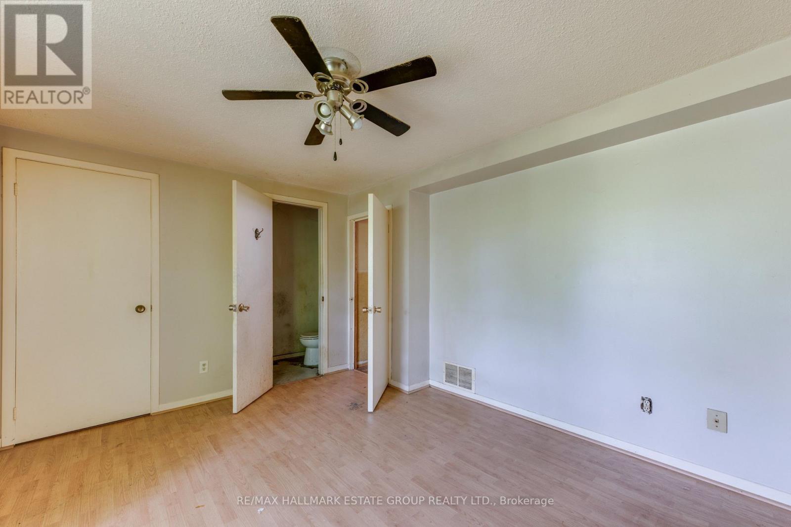11 Pumfrey Crescent, Toronto, Ontario  M9V 4L5 - Photo 35 - W13542950