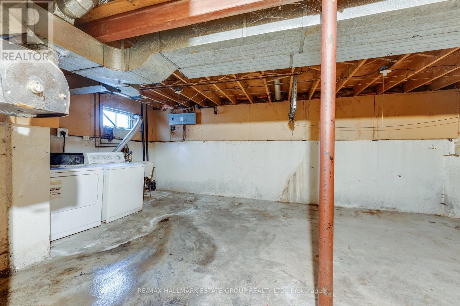 11 Pumfrey Crescent, Toronto, Ontario  M9V 4L5 - Photo 37 - W13542950