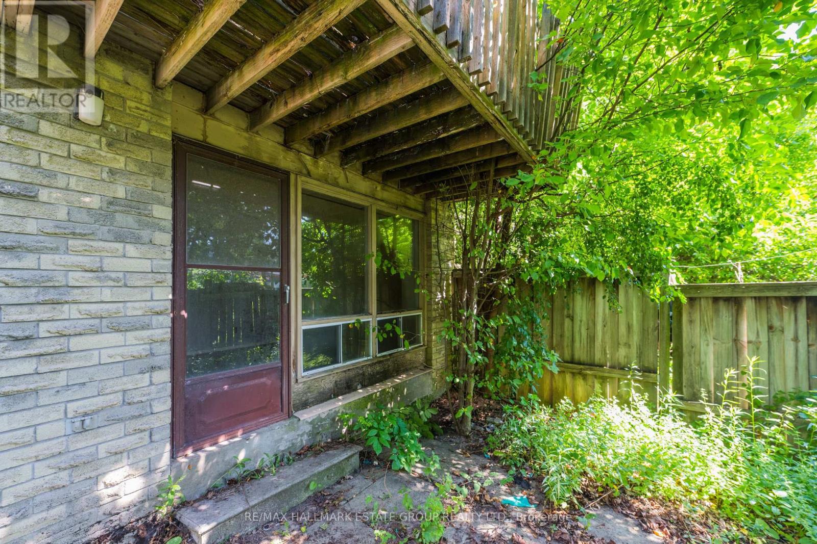 11 Pumfrey Crescent, Toronto, Ontario  M9V 4L5 - Photo 42 - W13542950