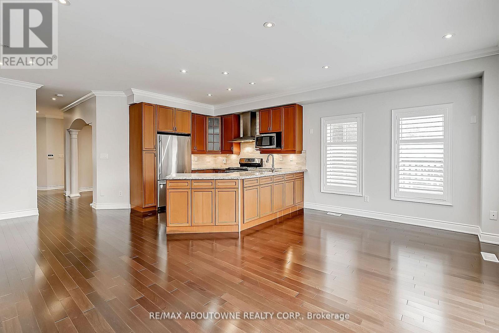 2415 Presquile Drive, Oakville, Ontario  L6H 0A7 - Photo 12 - W13543130