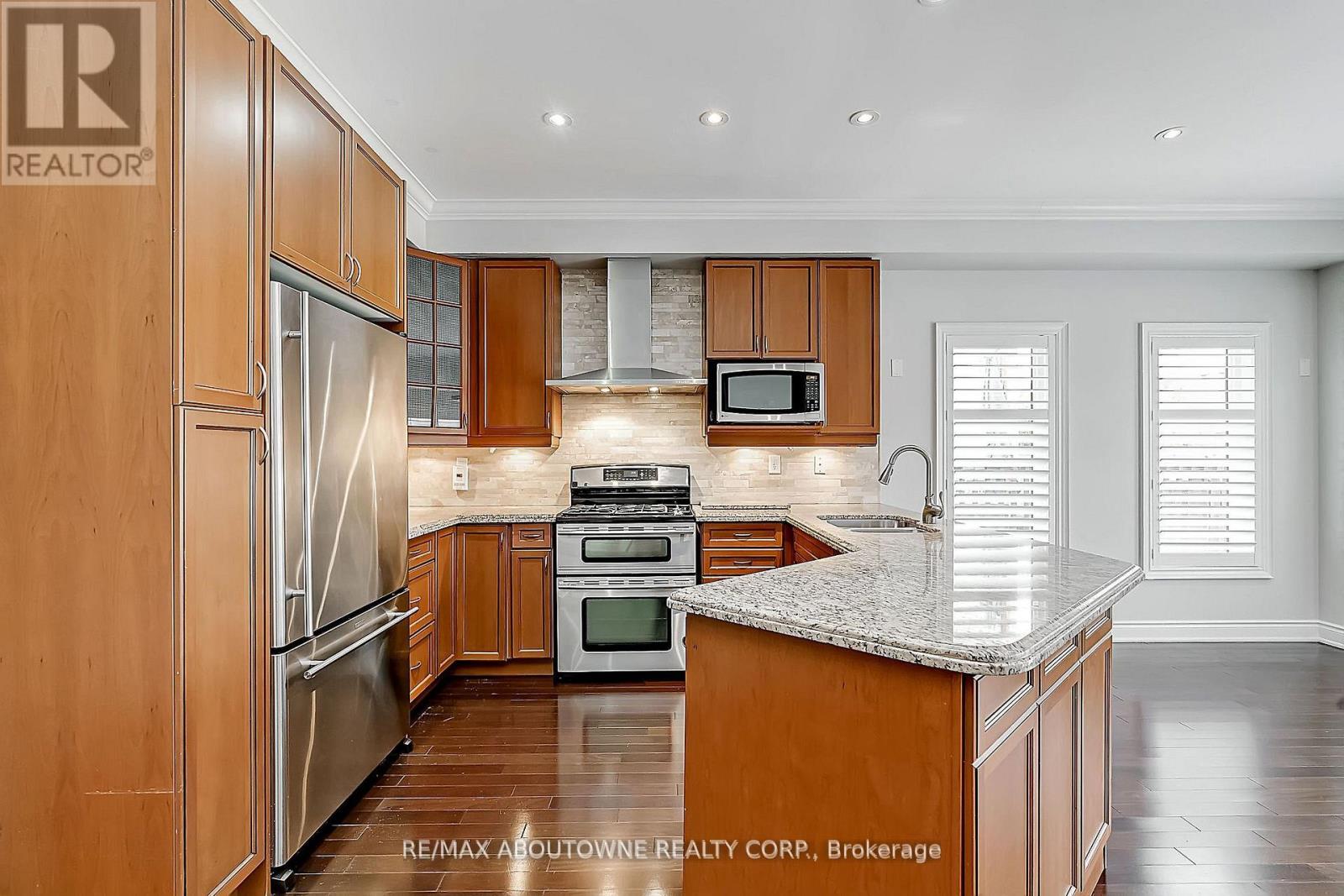 2415 Presquile Drive, Oakville, Ontario  L6H 0A7 - Photo 17 - W13543130