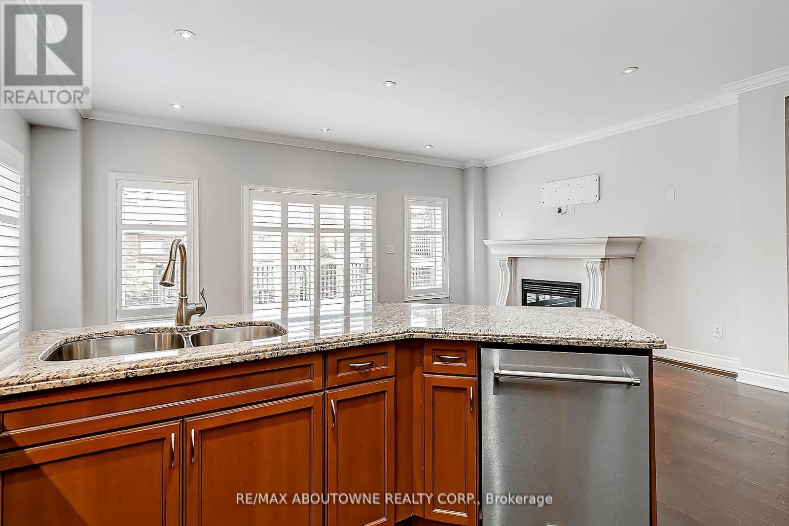 2415 Presquile Drive, Oakville, Ontario  L6H 0A7 - Photo 19 - W13543130