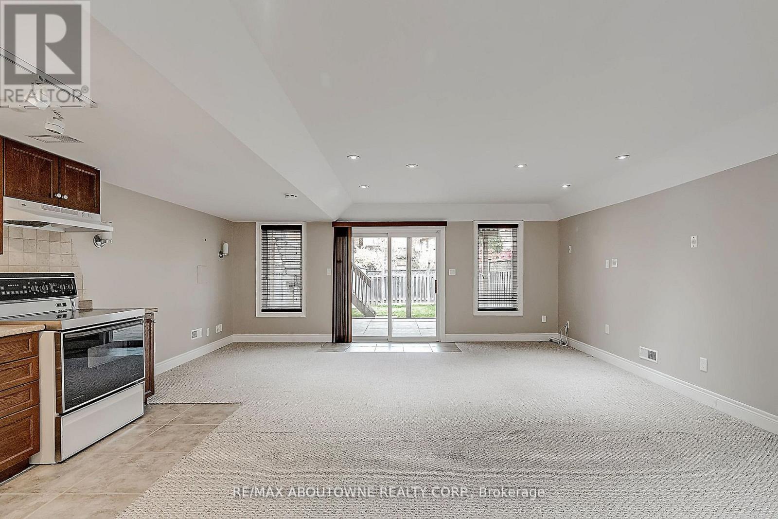 2415 Presquile Drive, Oakville, Ontario  L6H 0A7 - Photo 28 - W13543130