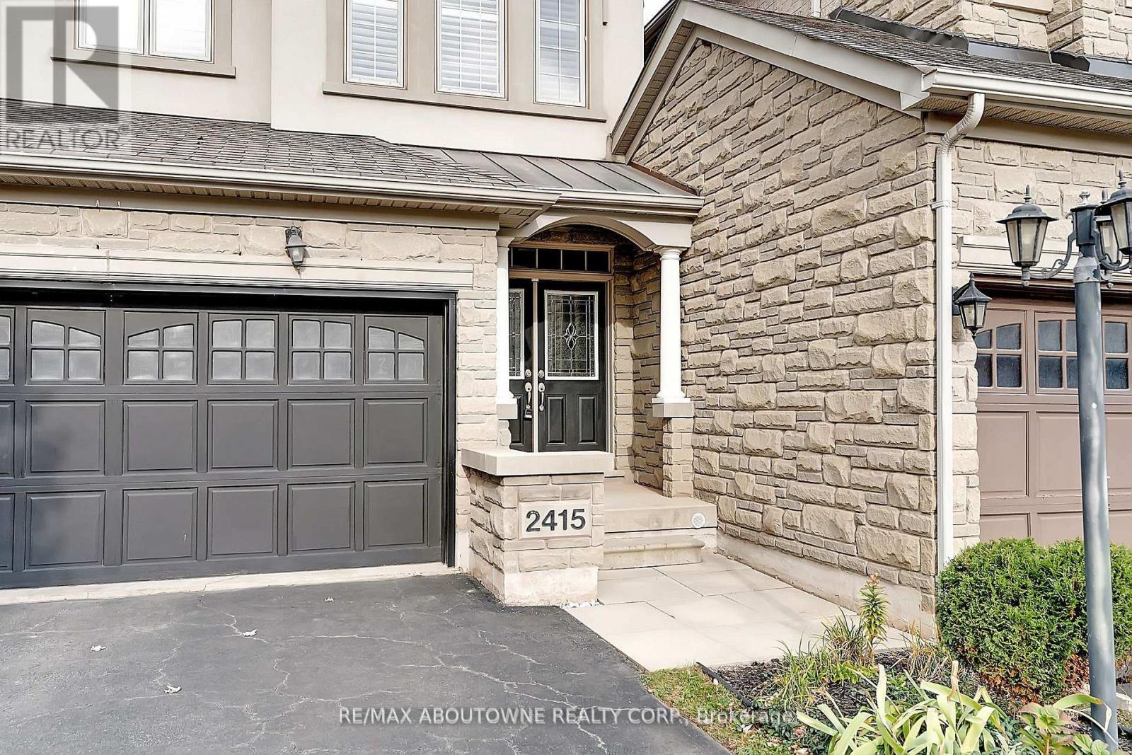 2415 Presquile Drive, Oakville, Ontario  L6H 0A7 - Photo 3 - W13543130
