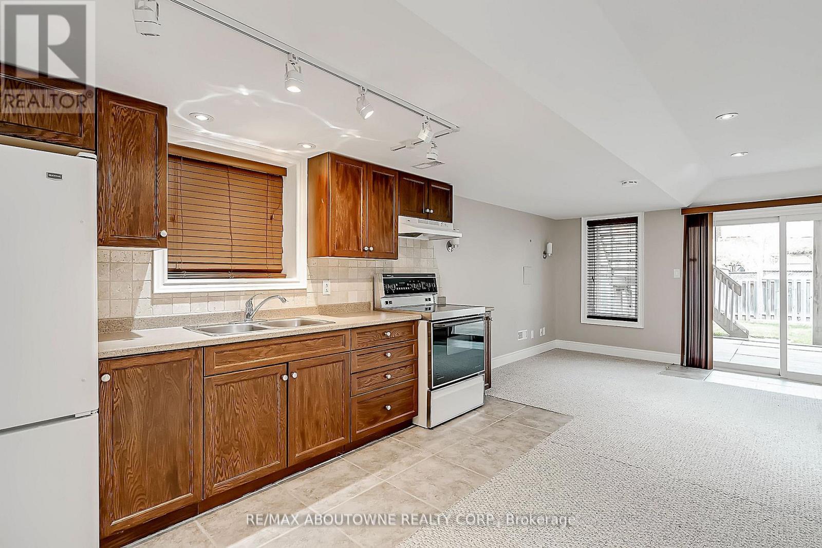 2415 Presquile Drive, Oakville, Ontario  L6H 0A7 - Photo 32 - W13543130