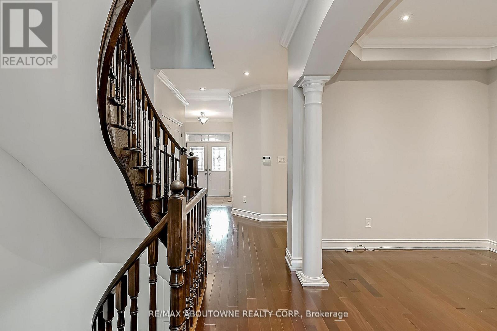 2415 Presquile Drive, Oakville, Ontario  L6H 0A7 - Photo 6 - W13543130