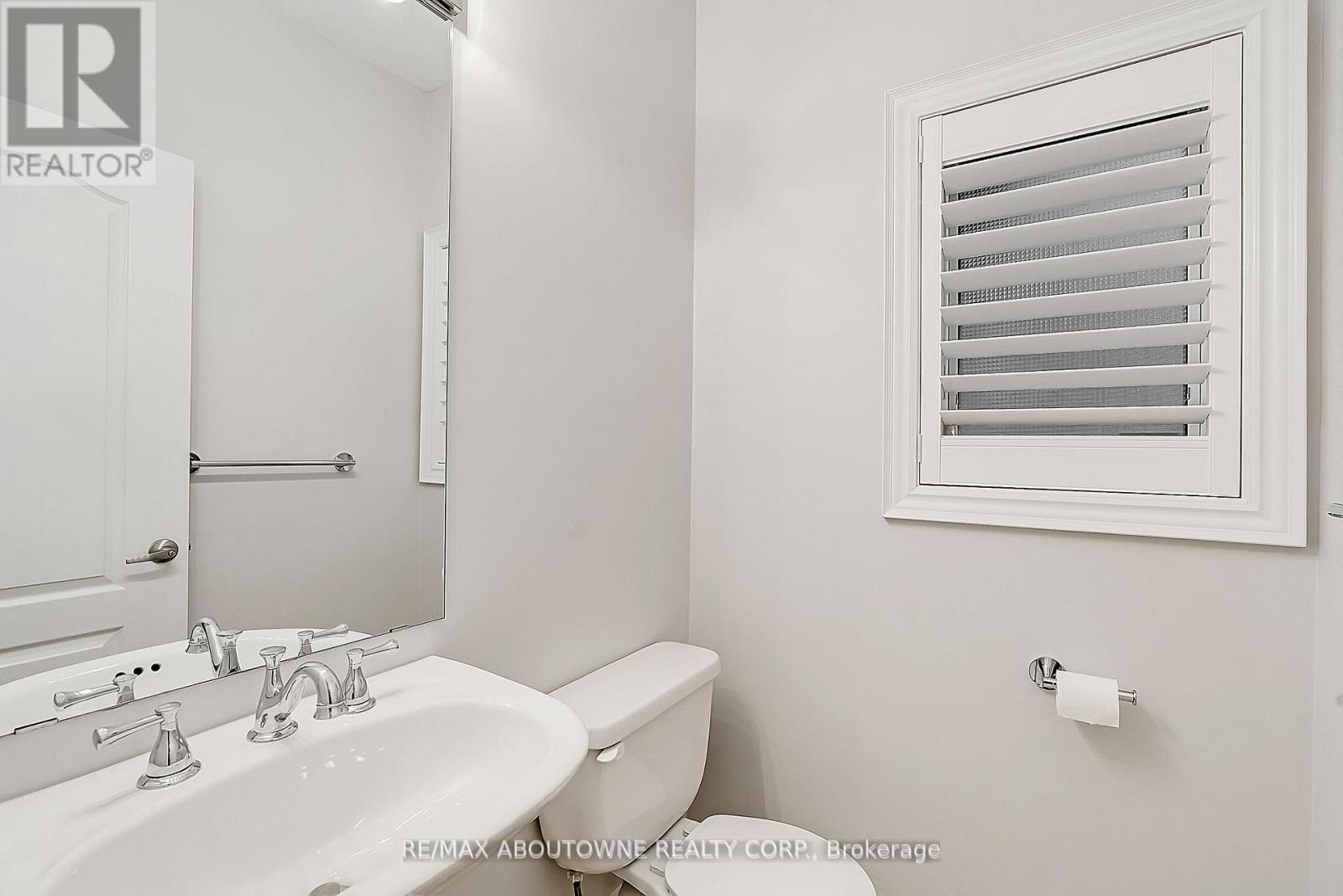 2415 Presquile Drive, Oakville, Ontario  L6H 0A7 - Photo 7 - W13543130