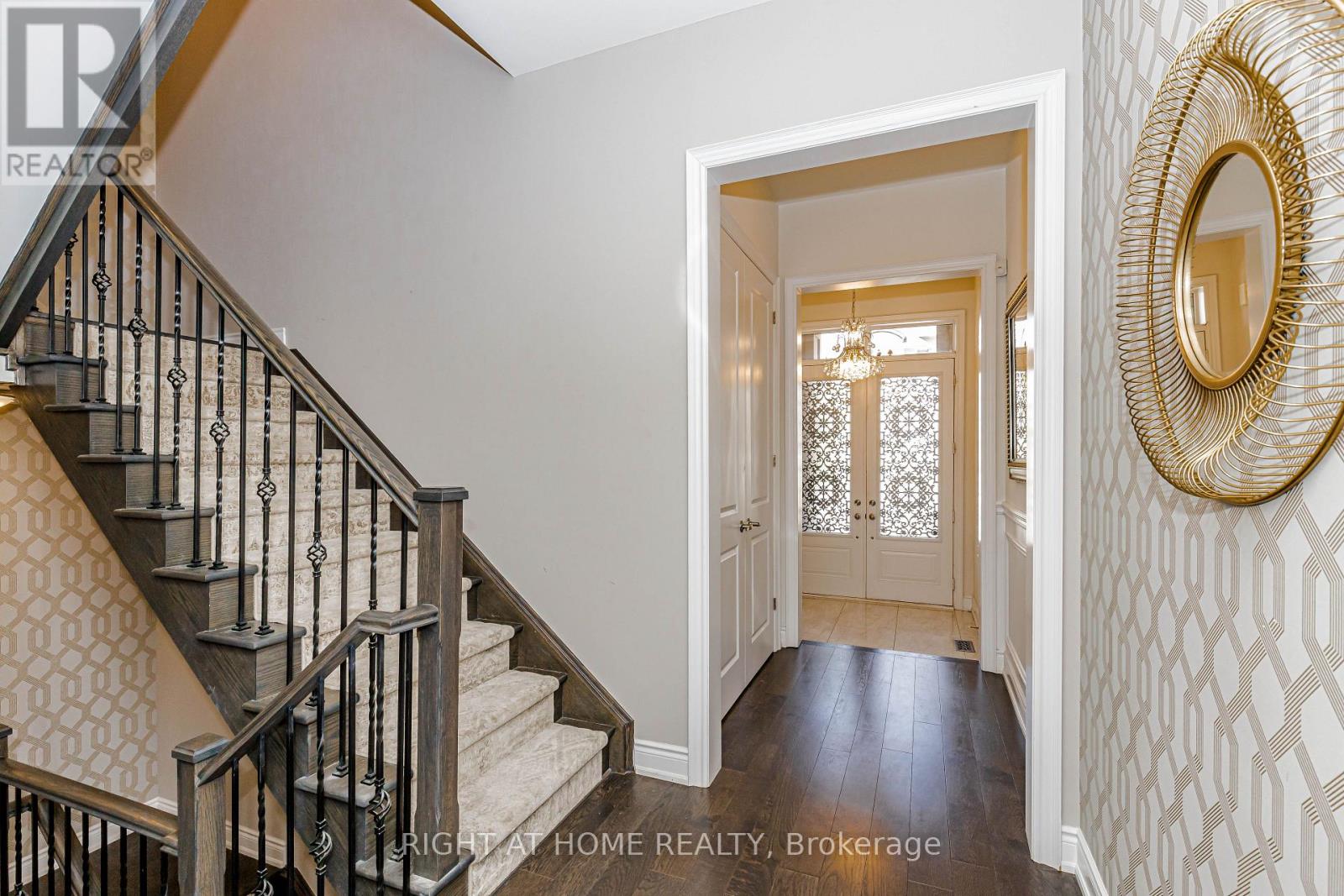 54 Threshing Mill Boulevard, Oakville, Ontario  L6H 0V6 - Photo 11 - W13543254