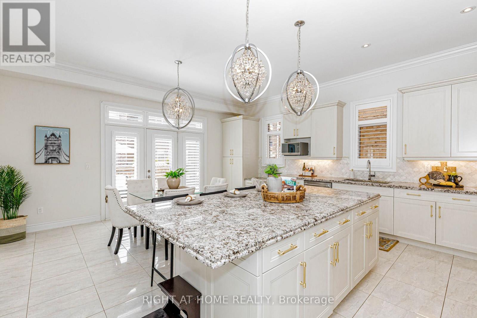 54 Threshing Mill Boulevard, Oakville, Ontario  L6H 0V6 - Photo 16 - W13543254