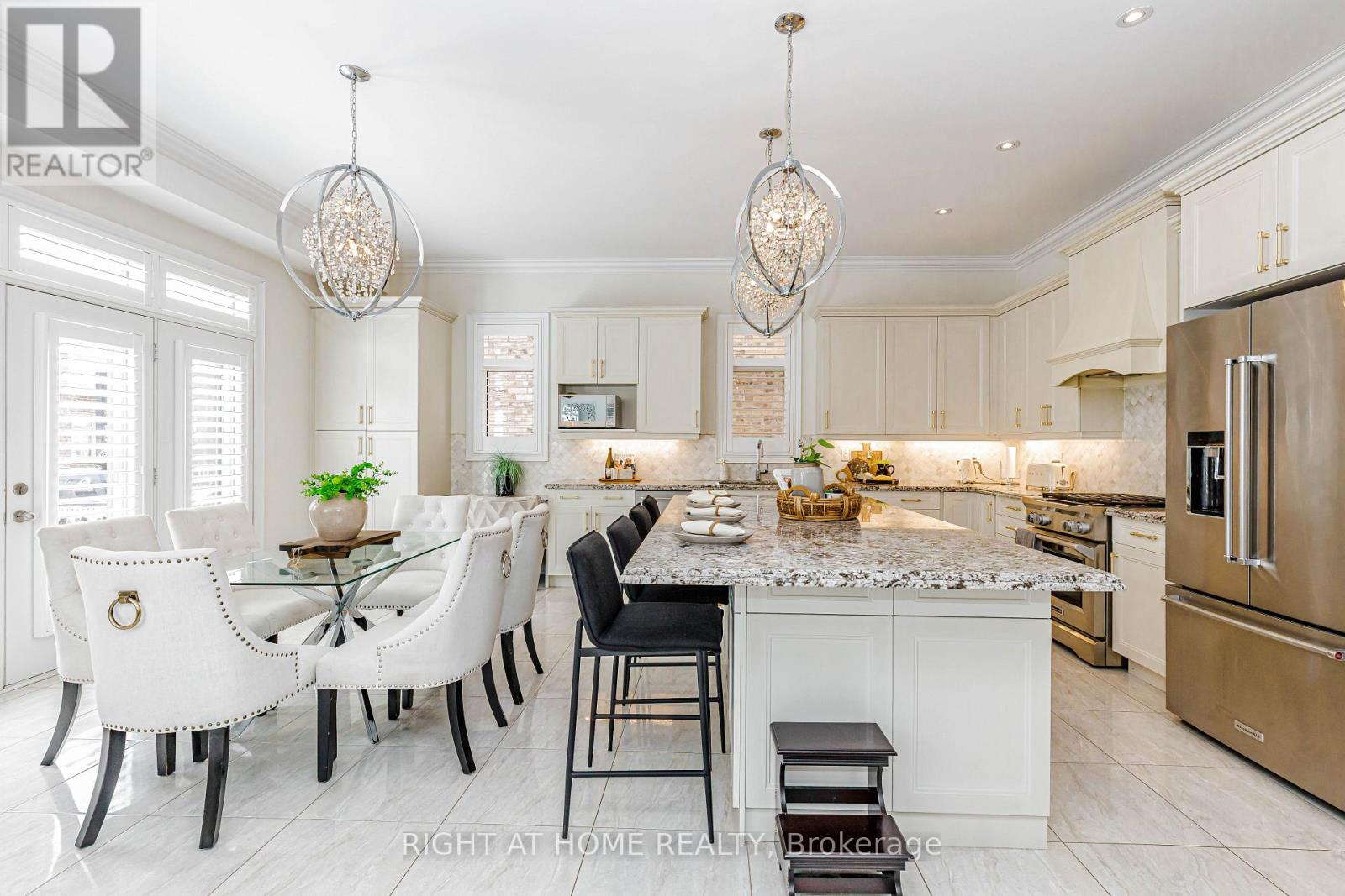 54 Threshing Mill Boulevard, Oakville, Ontario  L6H 0V6 - Photo 17 - W13543254