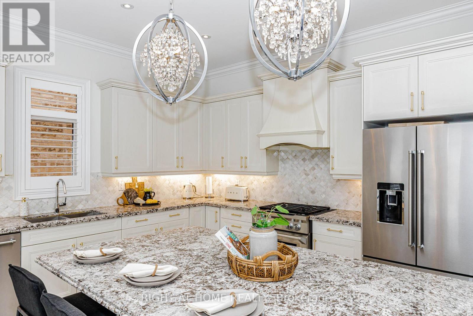 54 Threshing Mill Boulevard, Oakville, Ontario  L6H 0V6 - Photo 19 - W13543254